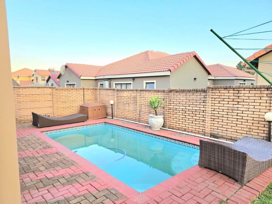 3 Bedroom Property for Sale in Waterkloof East North West